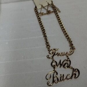 New Gold bold statement Necklace TRUST NO B.???…earring set Vintage 80/90s Retro